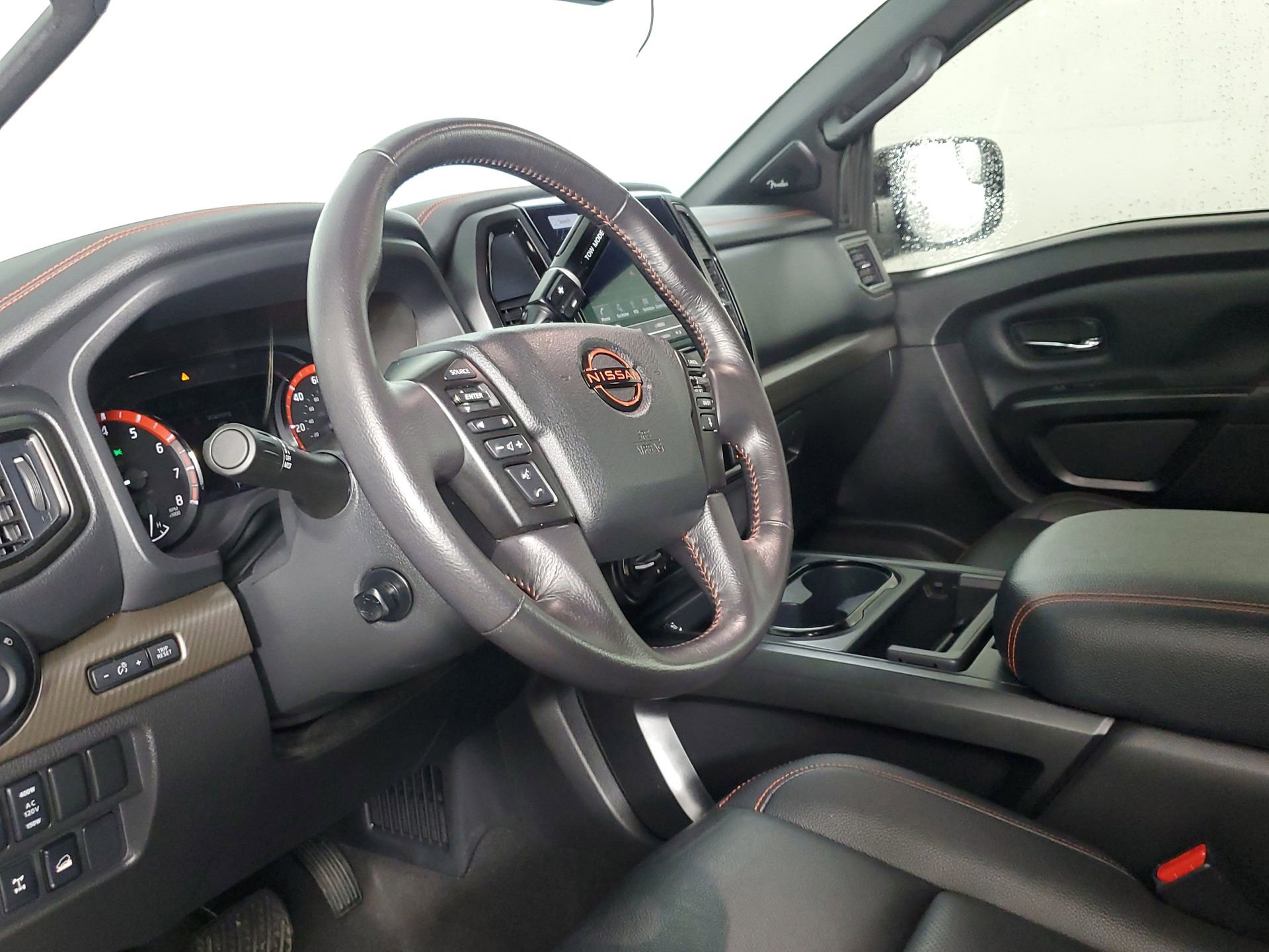 Used 2024 Nissan Titan PRO-4X w/ Pro-4x Convenience Package image 25
