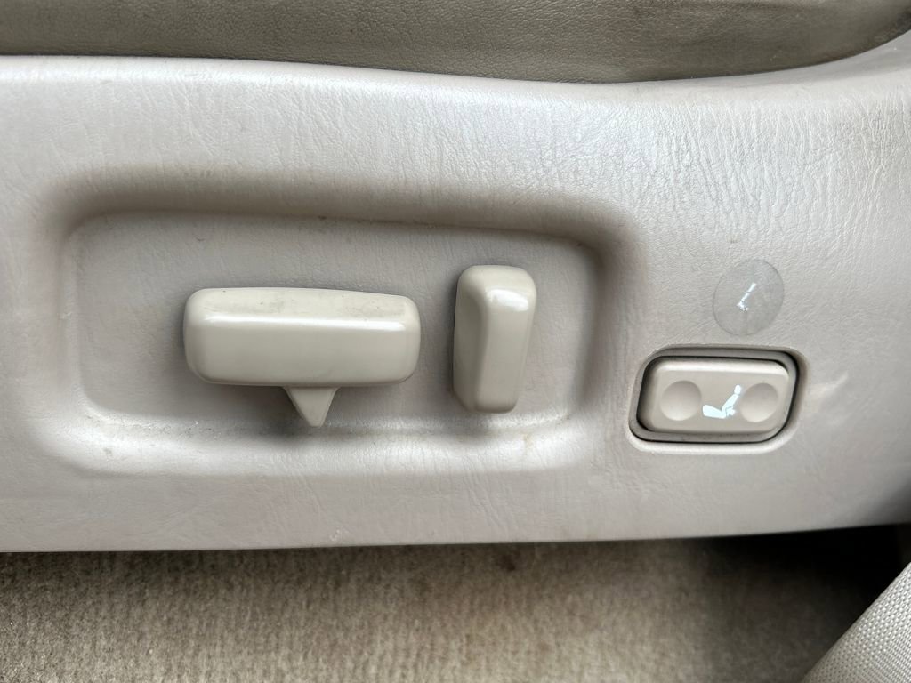 Used 2000 Toyota Land Cruiser image 18