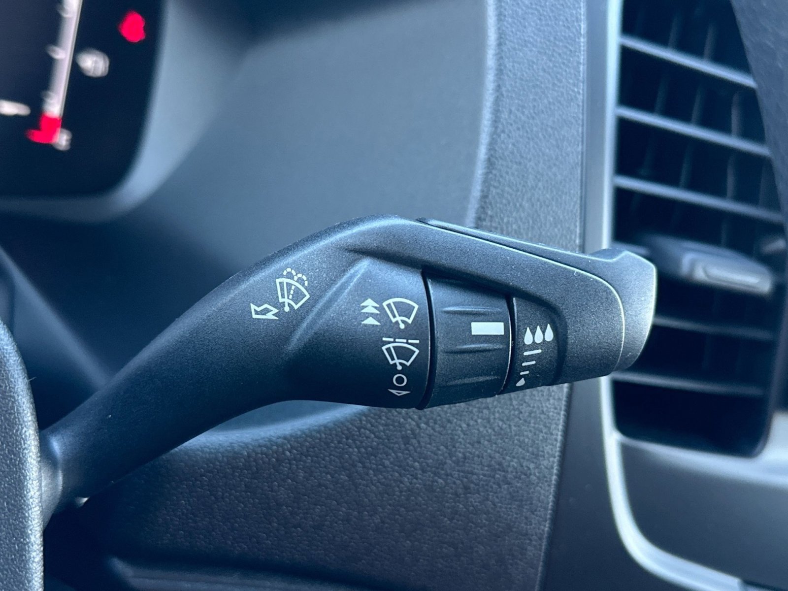 New 2026 Ford Transit 250 148 Medium Roof w/ Load Area Protection Package image 28