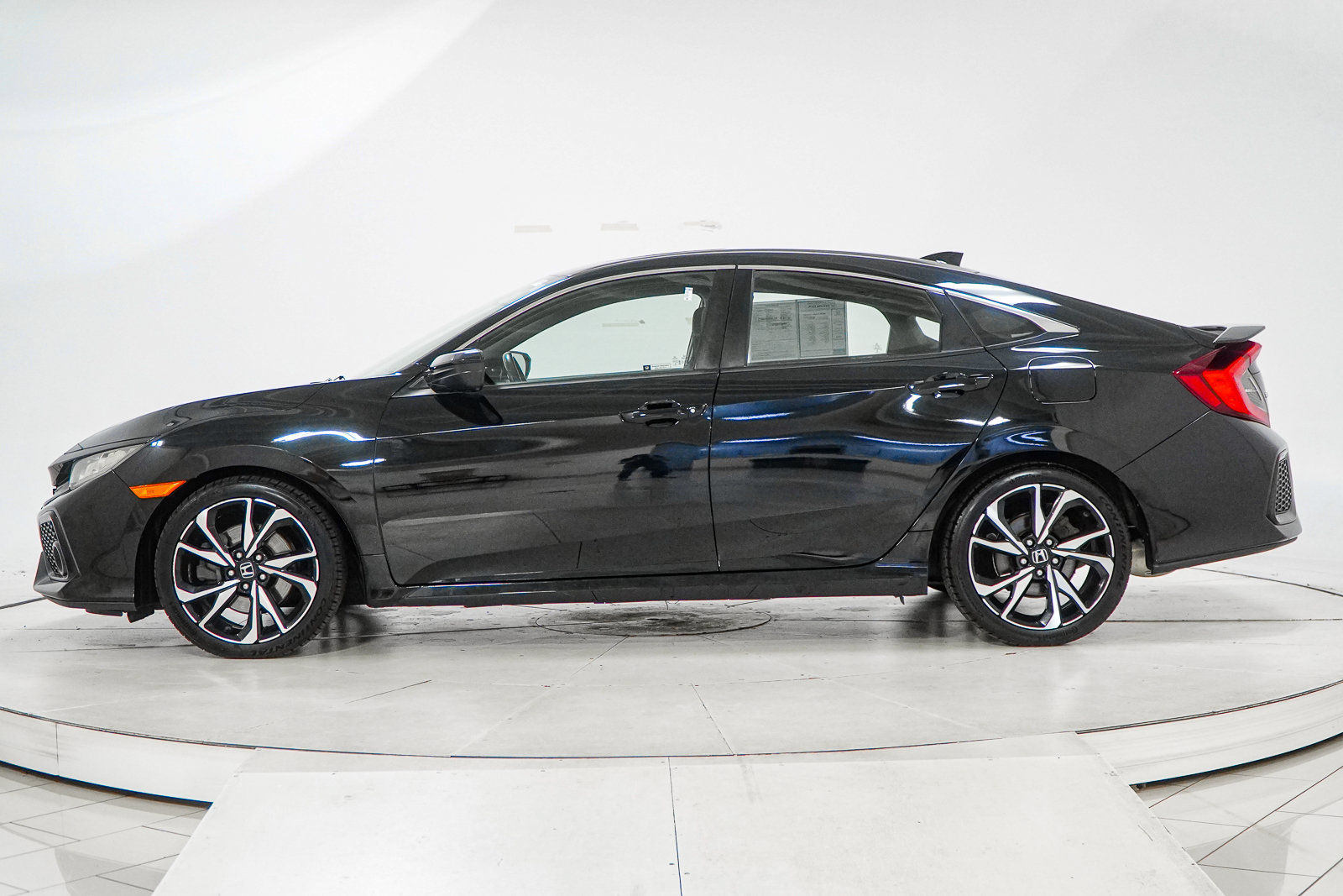 Used 2018 Honda Civic Si image 5