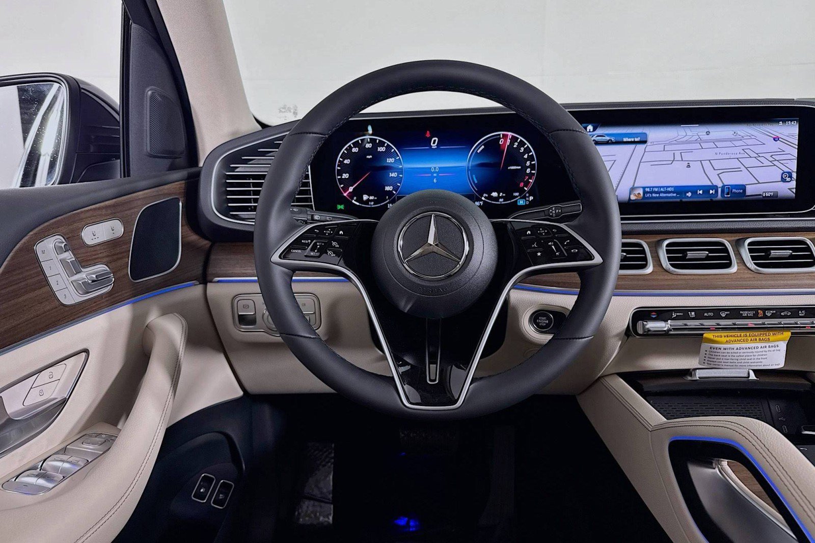 New 2026 Mercedes-Benz GLE 450e 4MATIC image 4