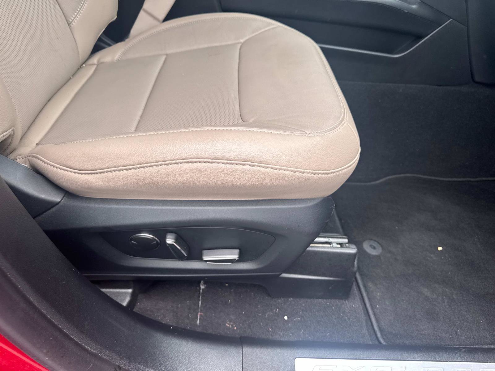 Used 2020 Ford Explorer Limited image 11