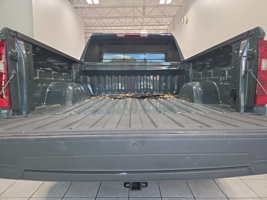 Used 2025 Chevrolet Silverado 1500 LT AWD/4WD image 15