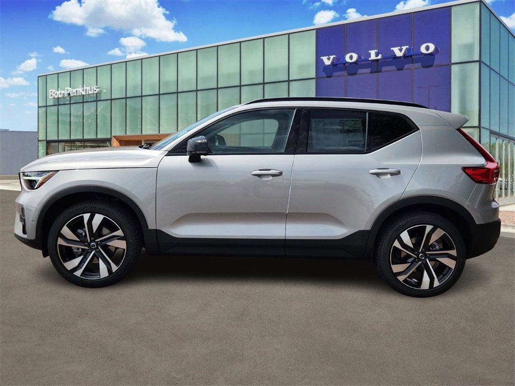 New 2025 Volvo XC40 B5 Ultra w/ Climate Package image 24