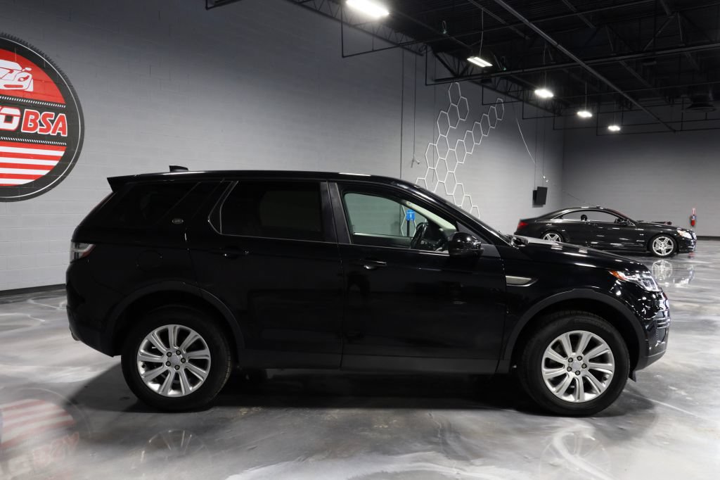 Used 2017 Land Rover Discovery Sport SE AWD/4WD image 8
