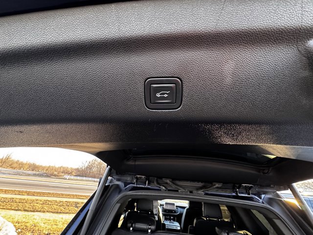 Used 2023 Chevrolet Tahoe LT w/ Luxury Package image 10