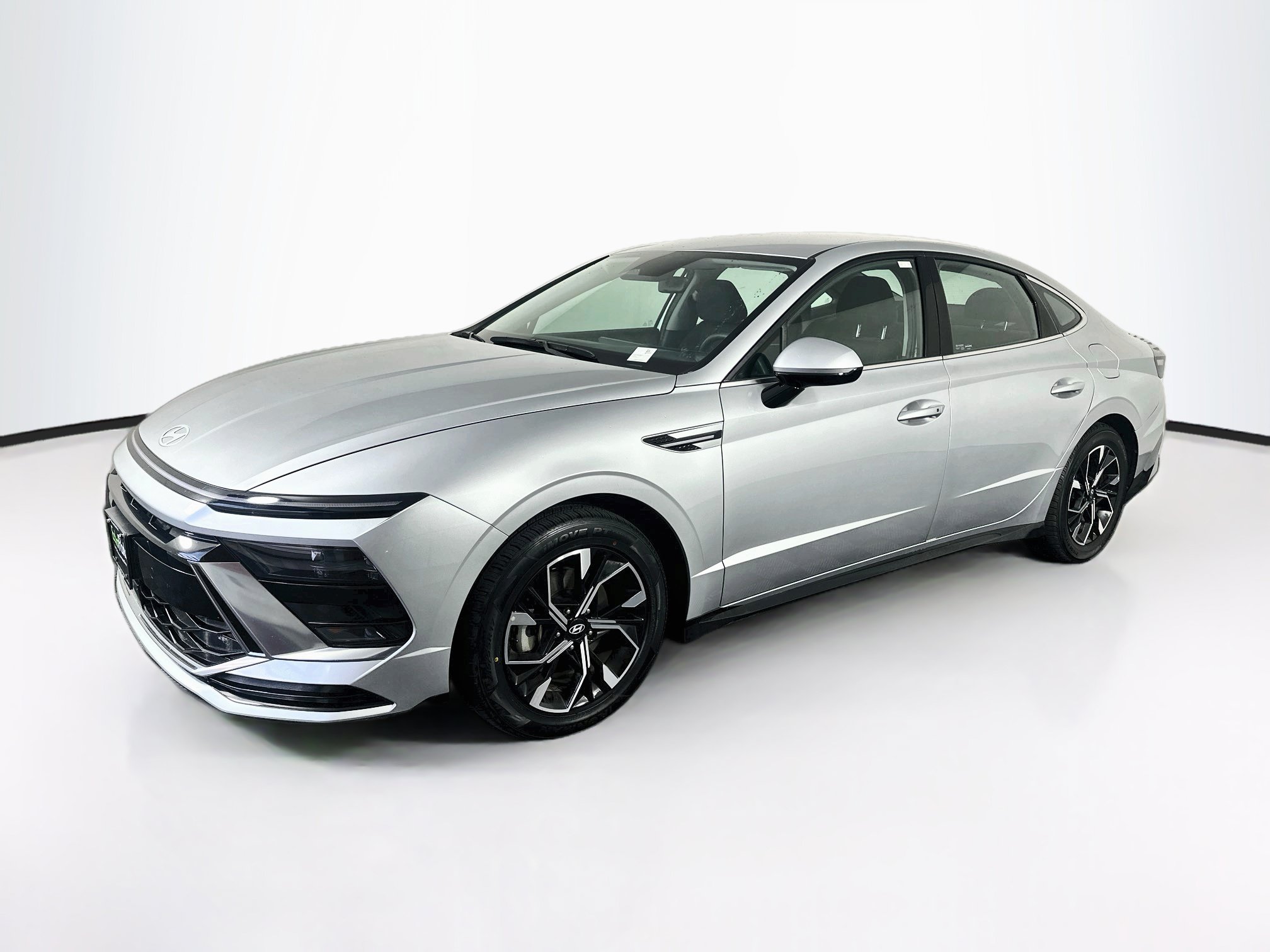 Used 2025 Hyundai Sonata SEL FWD image 3