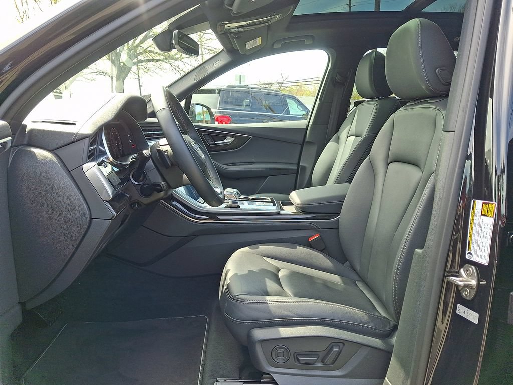 Used 2025 Audi Q7 3.0T Premium Plus AWD/4WD image 17