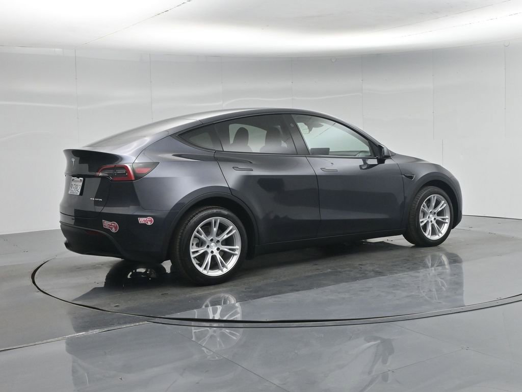 Used 2024 Tesla Model Y Long Range image 24