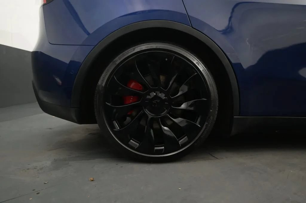 Used 2022 Tesla Model Y Performance AWD/4WD image 19