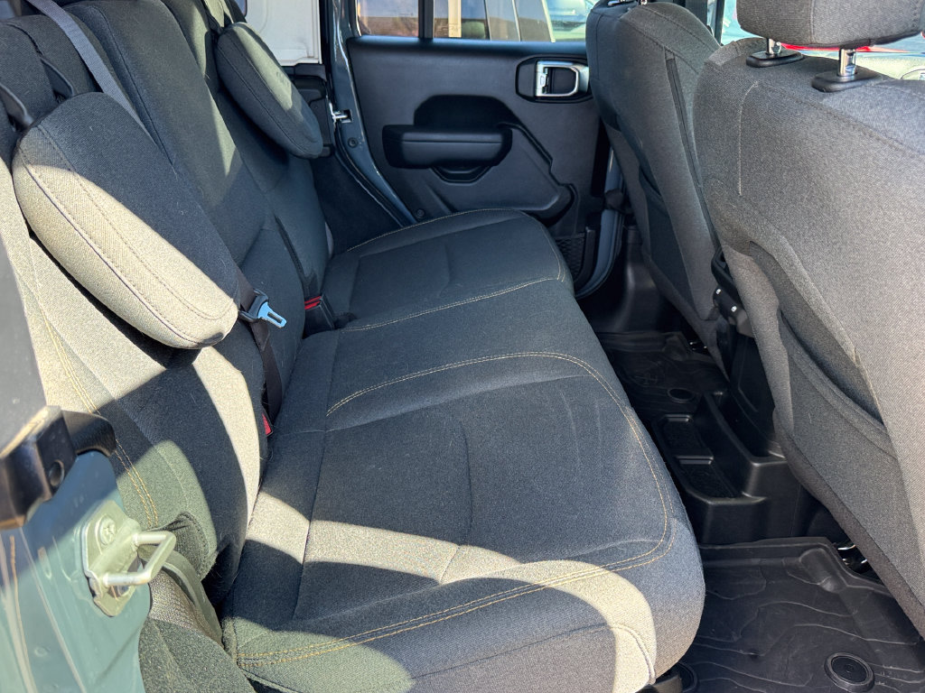 Used 2024 Jeep Wrangler Unlimited AWD/4WD image 18