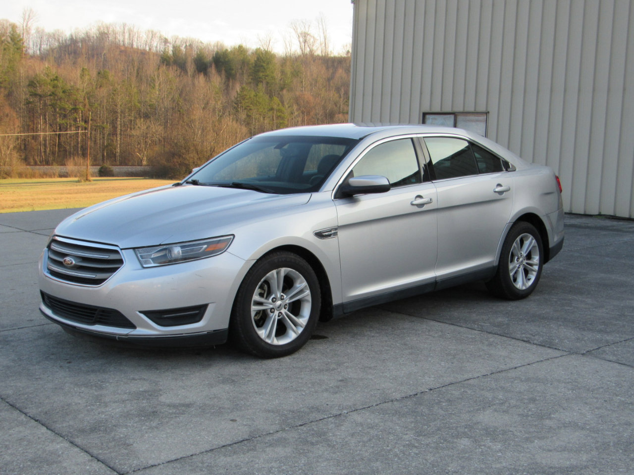 Used 2015 Ford Taurus SEL w/ Equipment Group 201A image 3