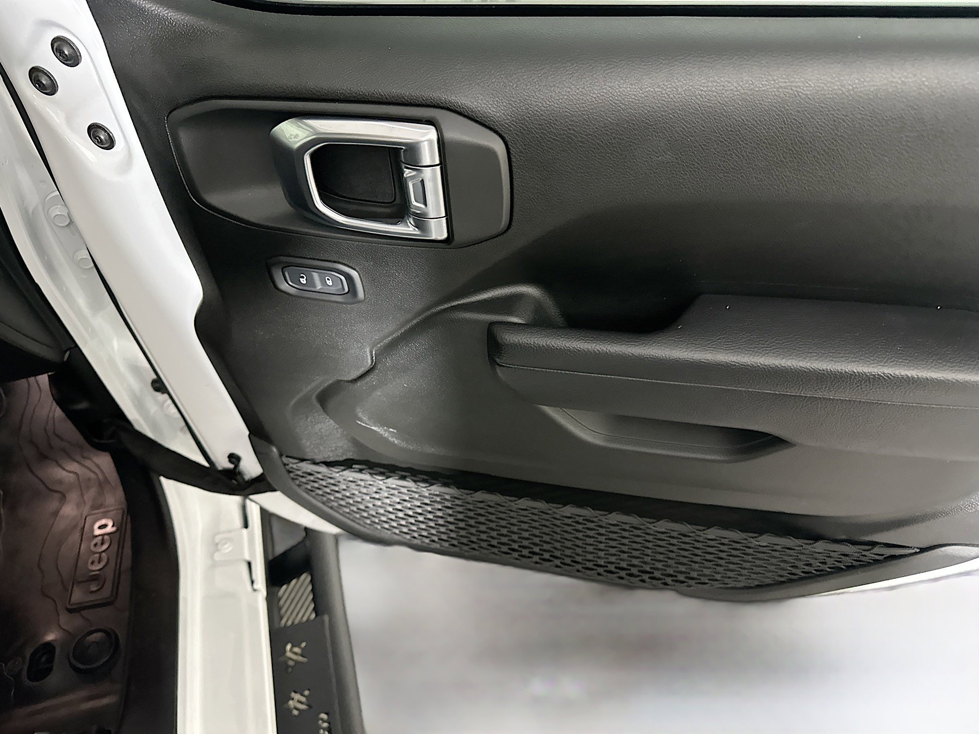 Used 2023 Jeep Wrangler Sport S image 27