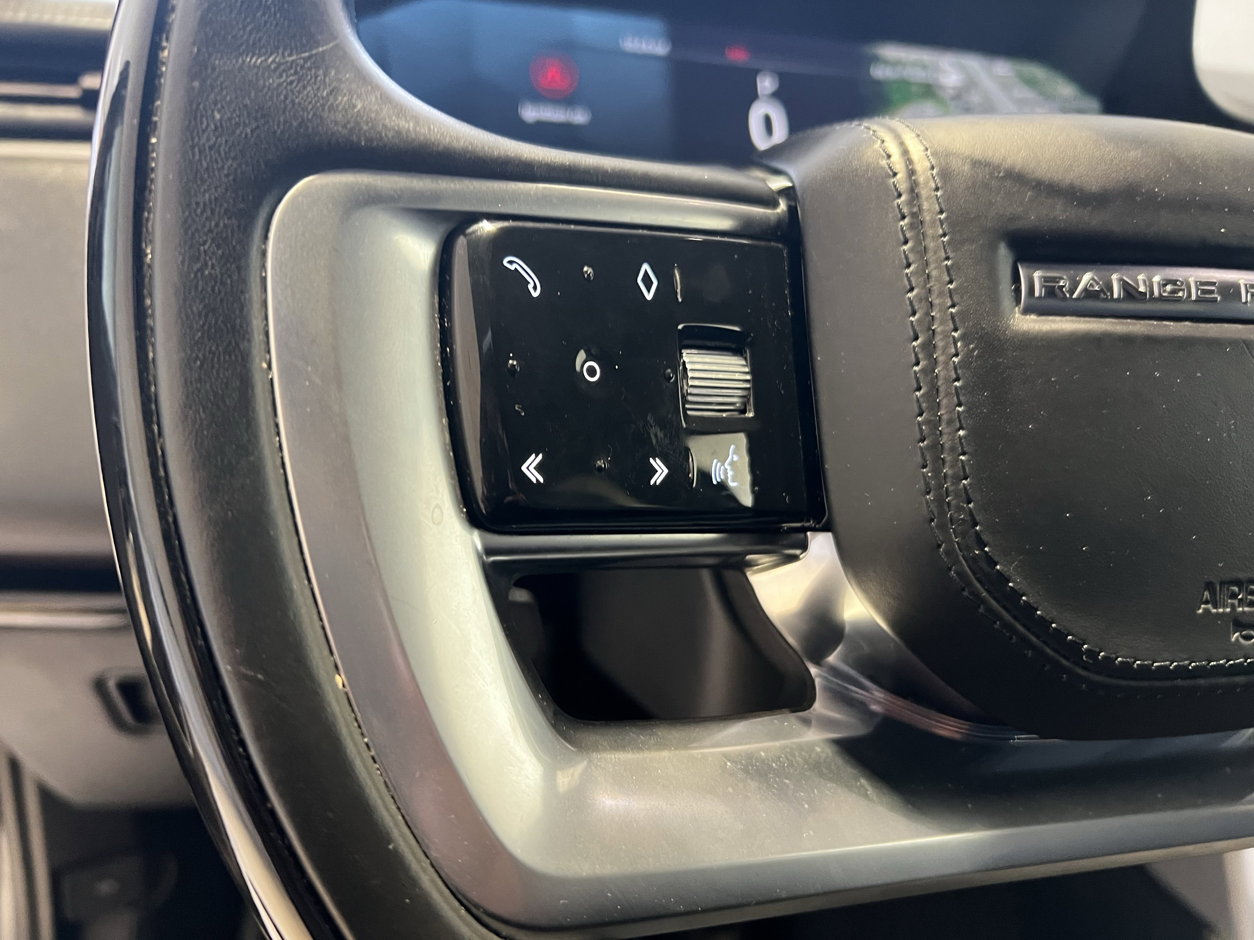 Used 2023 Land Rover Range Rover SE image 19