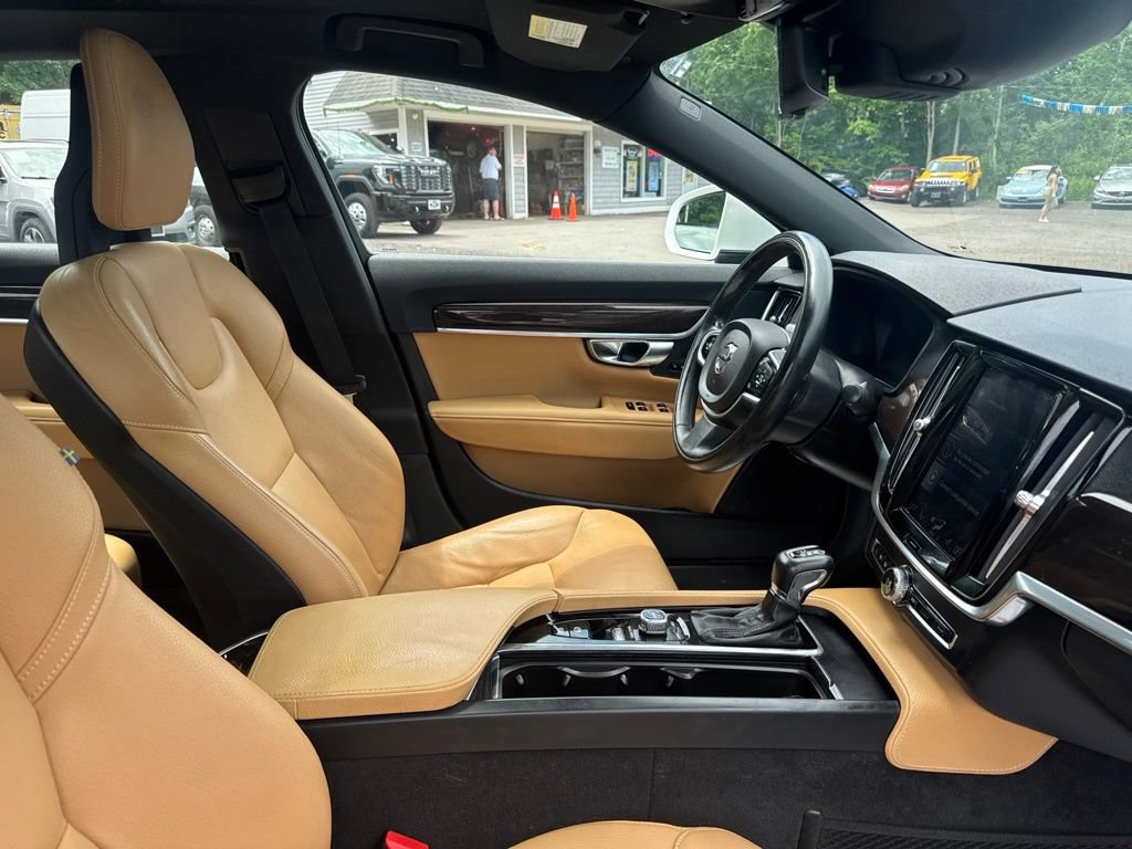 Used 2017 Volvo S90 T6 Momentum w/ Vision Package AWD/4WD image 32