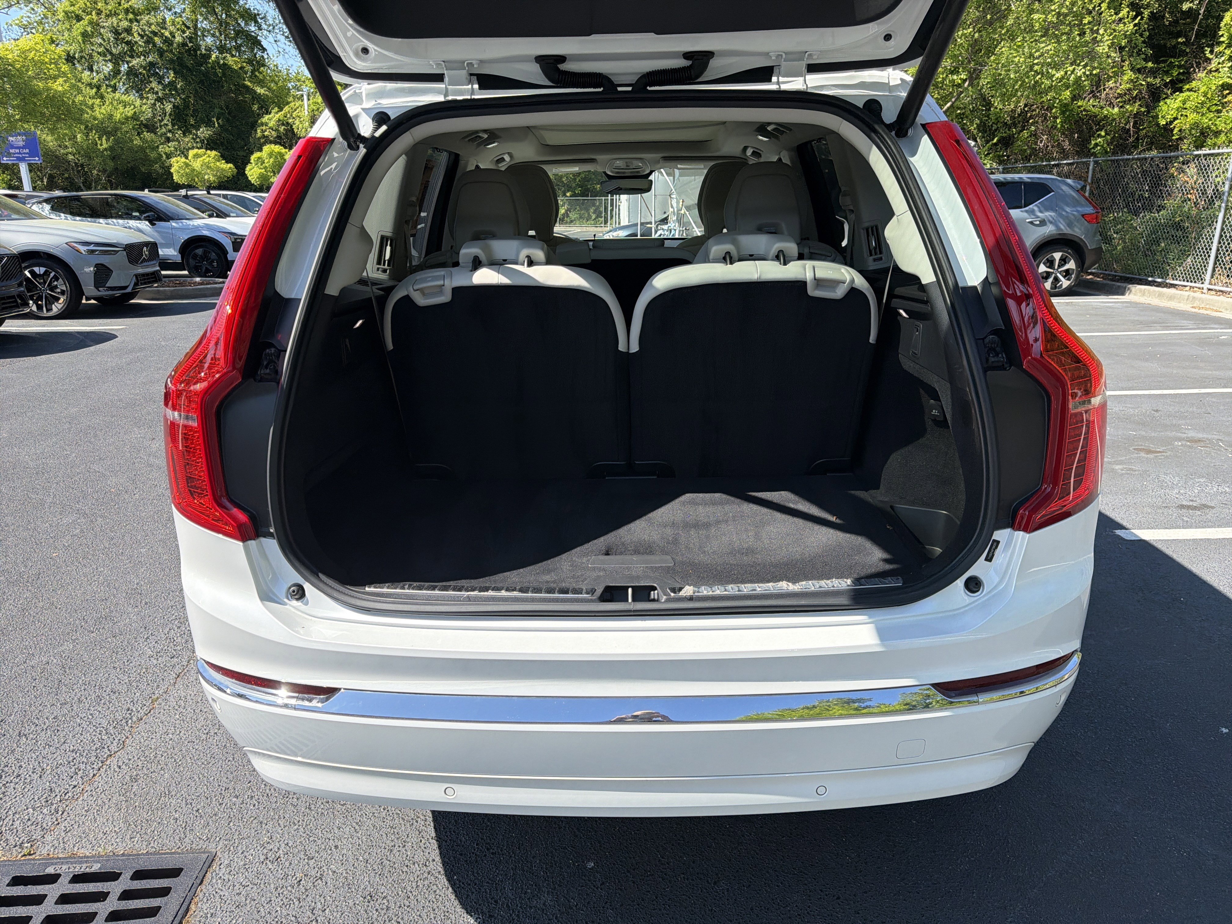 Certified 2023 Volvo XC90 B6 Ultimate image 34