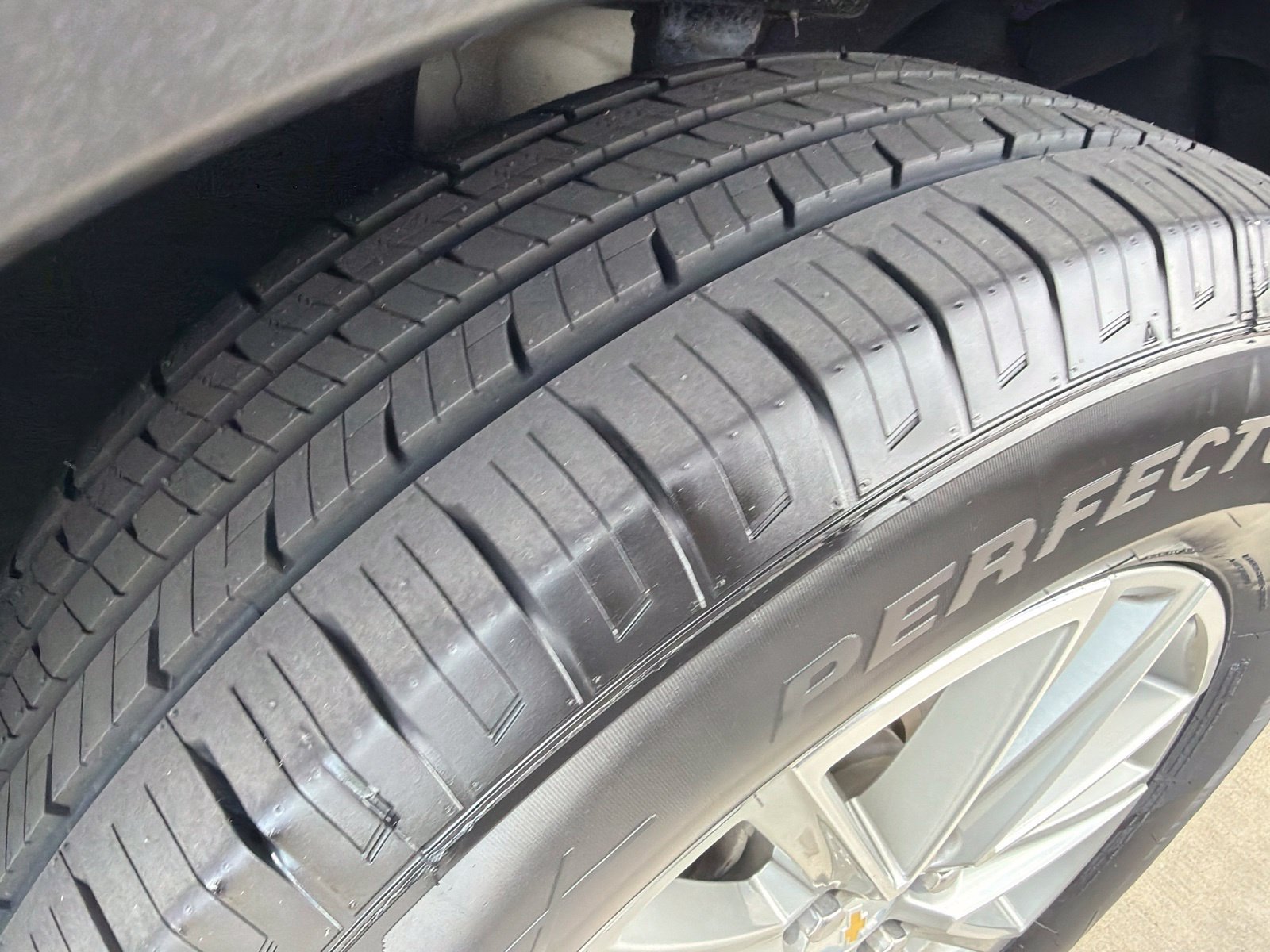 Used 2023 Chevrolet Traverse LT FWD image 11