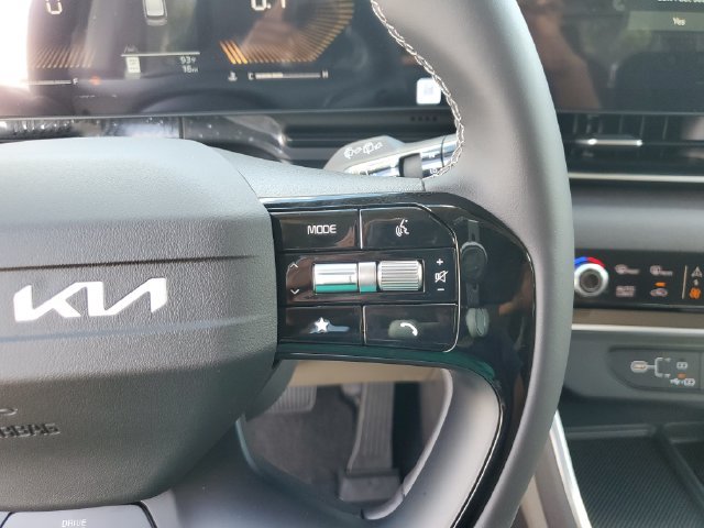 New 2027 Kia Carnival EX FWD image 29