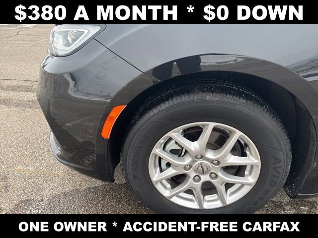 Used 2024 Chrysler Pacifica Touring-L FWD image 9