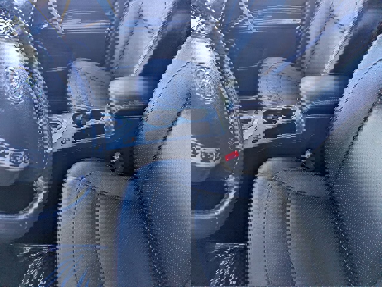 Used 2011 Nissan Rogue SV w/ SL Pkg image 19