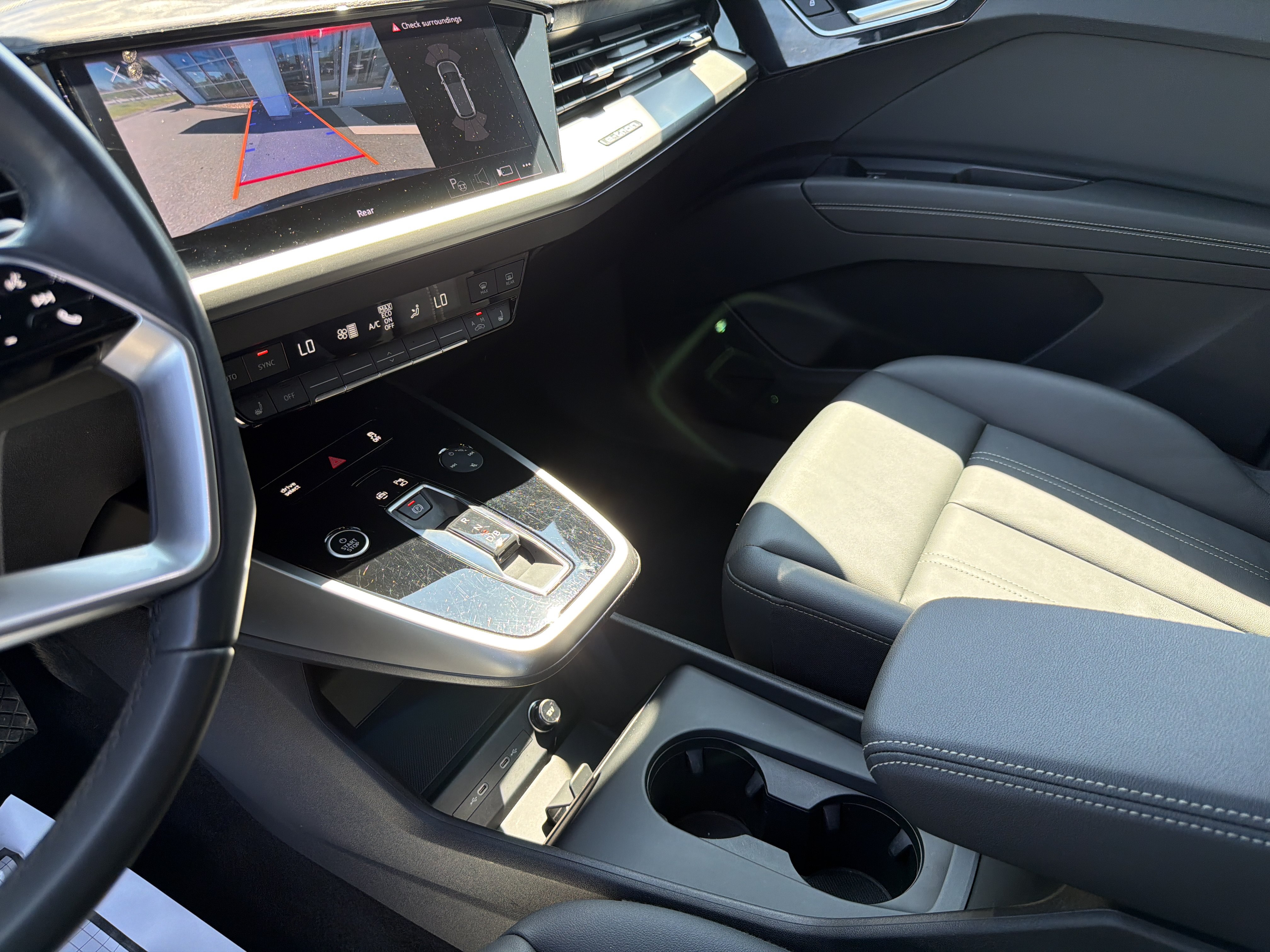 Used 2023 Audi Q4 e-tron Prestige AWD/4WD image 18