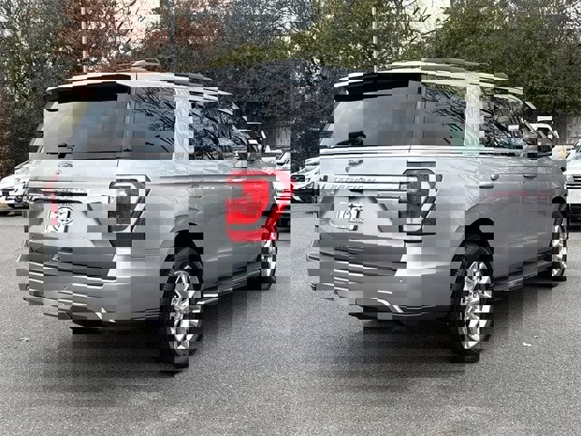 Used 2021 Ford Expedition XLT image 3