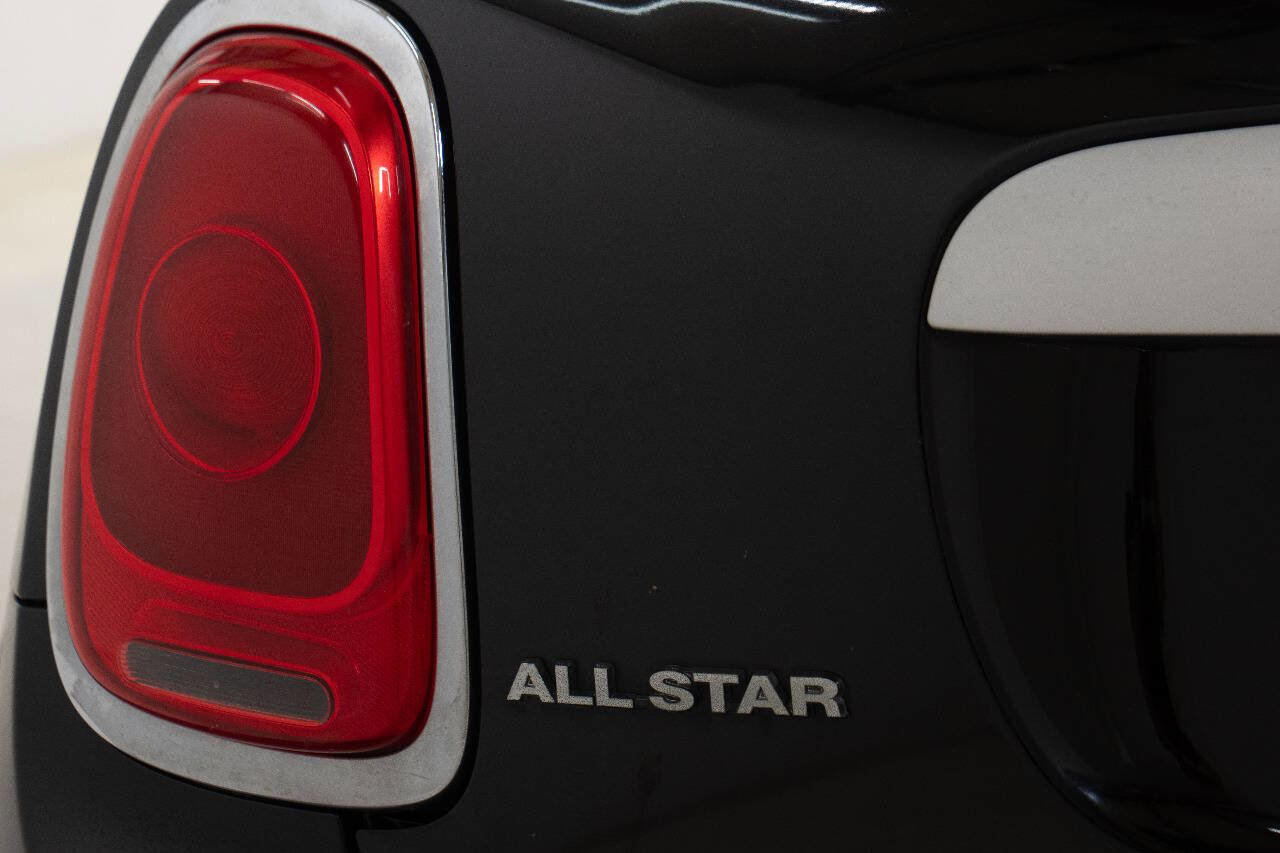 Used 2015 MINI Cooper 2-Door Hardtop image 12