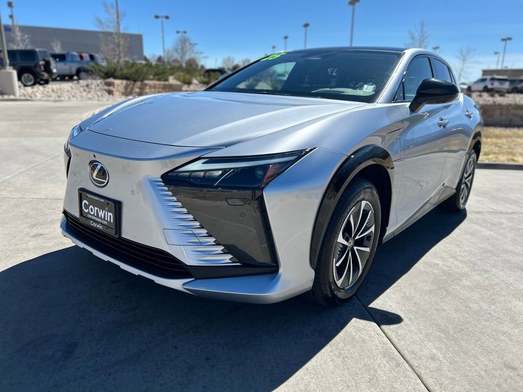 Used 2025 Lexus RZ 450e w/ Technology Package image 3