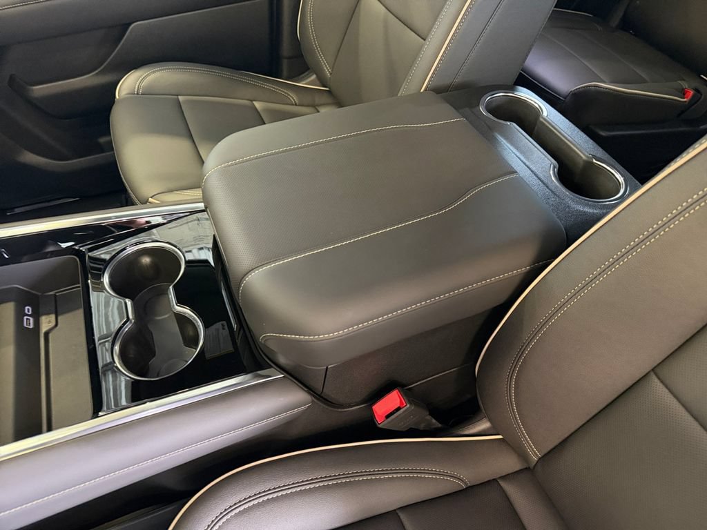 New 2026 Chevrolet Tahoe Premier w/ Sun And Tow Package AWD/4WD image 12