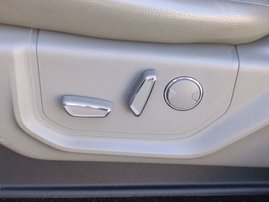 Used 2018 Ford F150 Lariat w/ Trailer Tow Package image 21