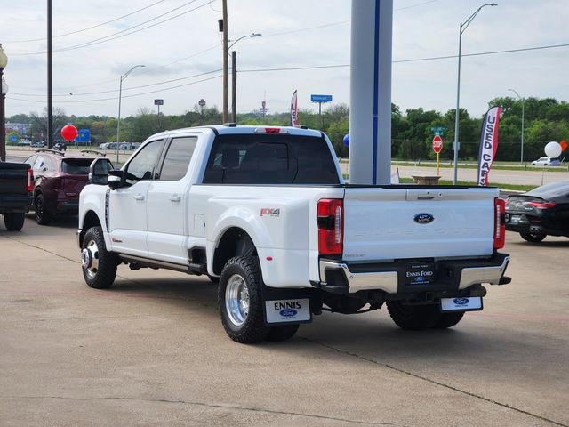 Used 2023 Ford F350 Lariat w/ FX4 Off-Road Package image 4