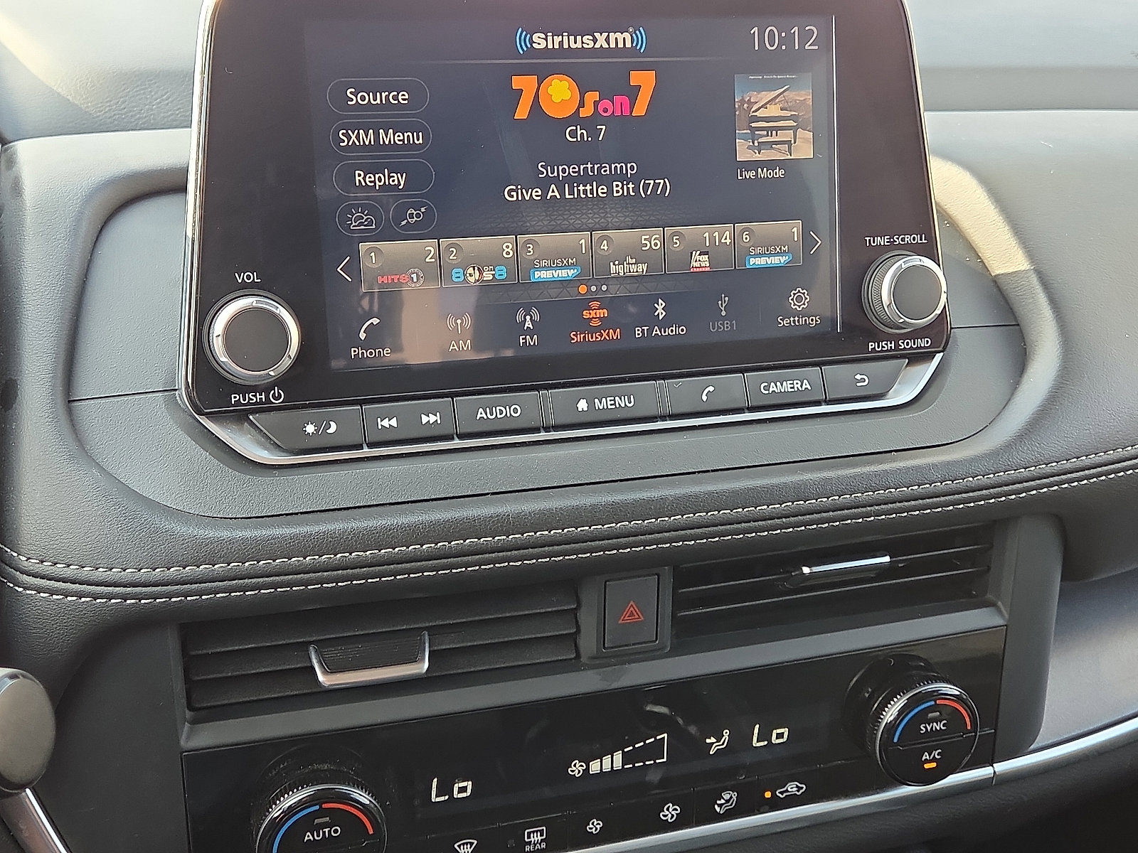 Used 2024 Nissan Rogue SV image 15