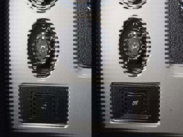 Used 2012 Ford F150 Lariat w/ Lariat Chrome Pkg image 26