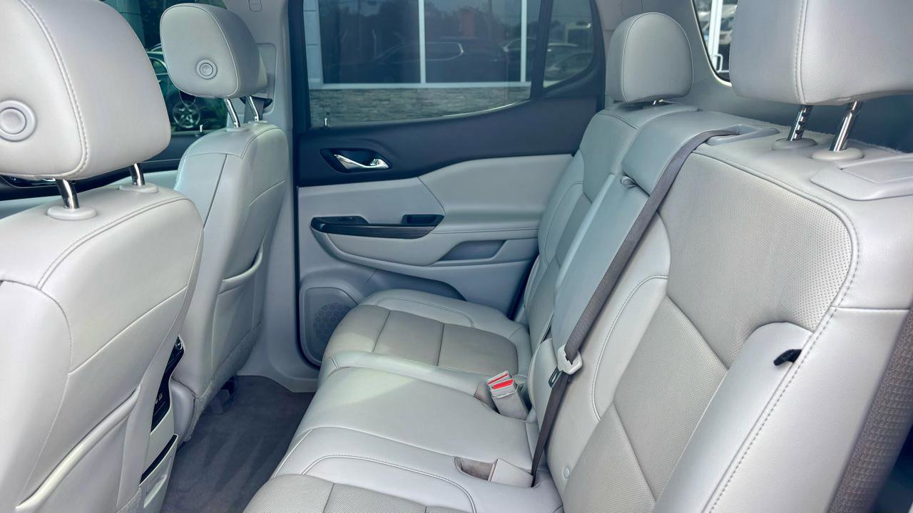 Used 2021 GMC Acadia SLT AWD/4WD image 18