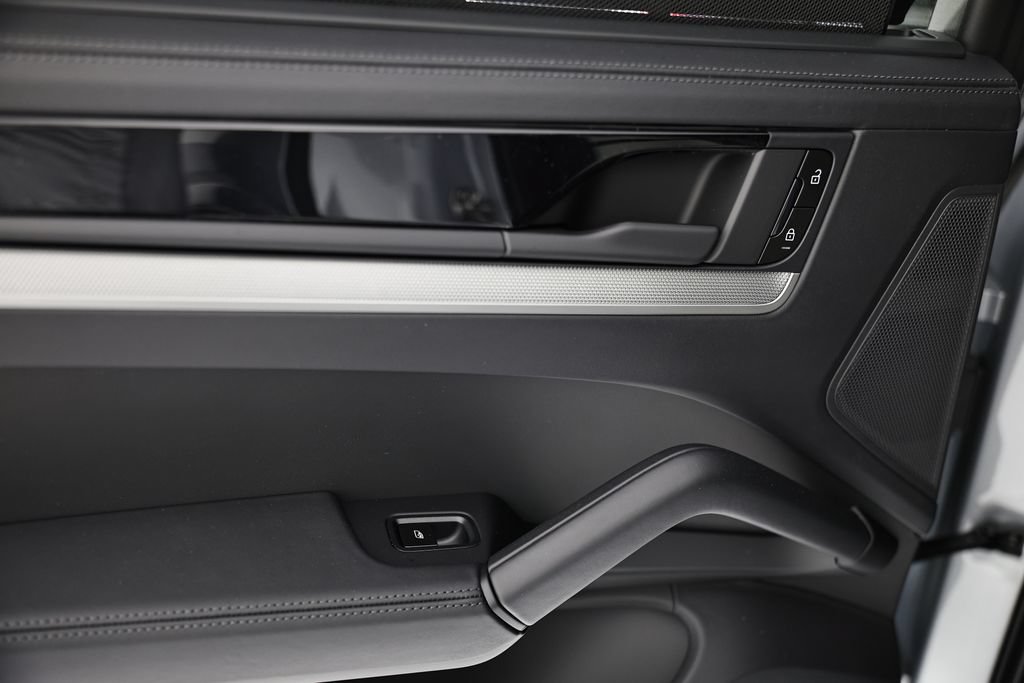 New 2026 Porsche Cayenne S AWD/4WD image 24
