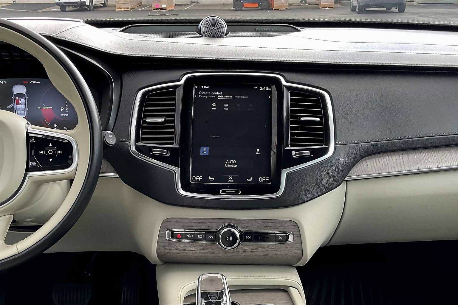 Used 2022 Volvo XC90 T8 Inscription image 9