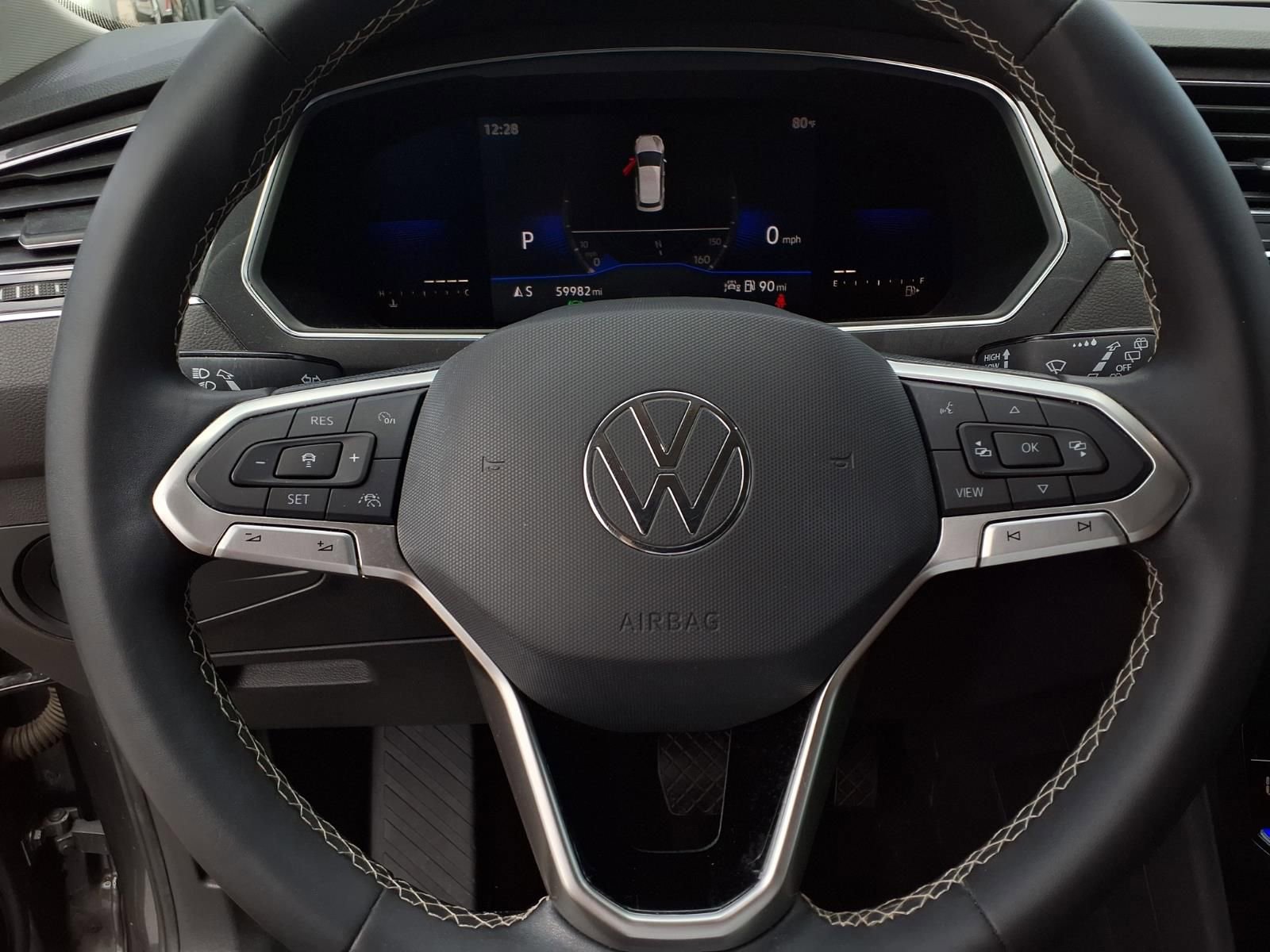 Used 2022 Volkswagen Tiguan SE FWD image 13