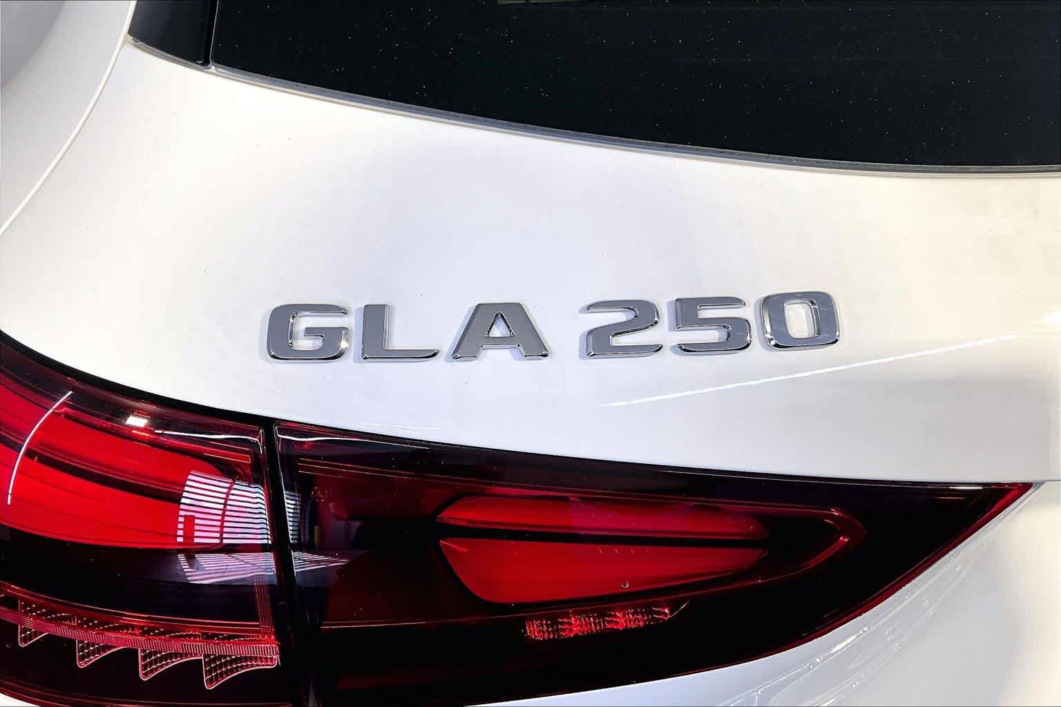 New 2026 Mercedes-Benz GLA 250 4MATIC image 6