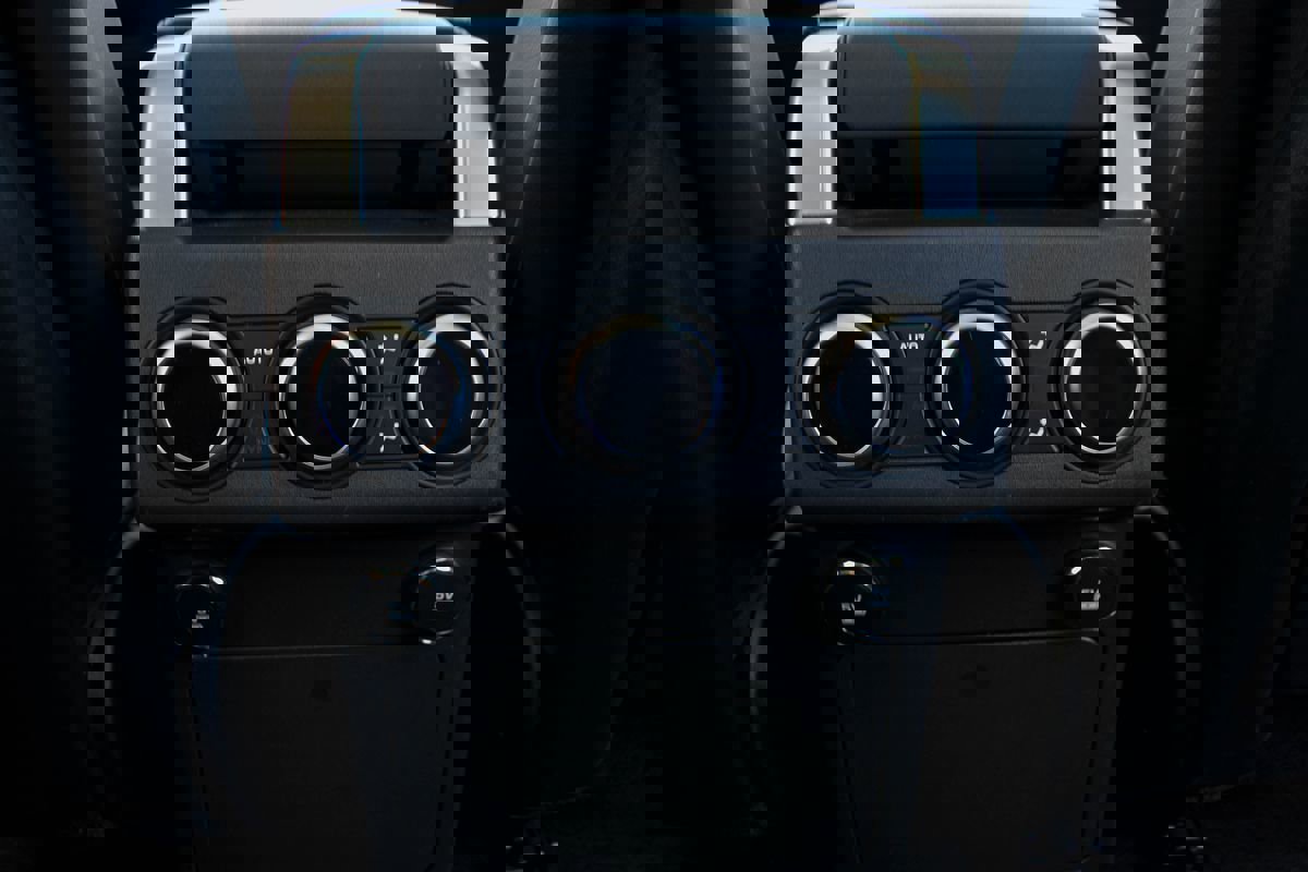 Used 2019 Land Rover Discovery HSE image 29