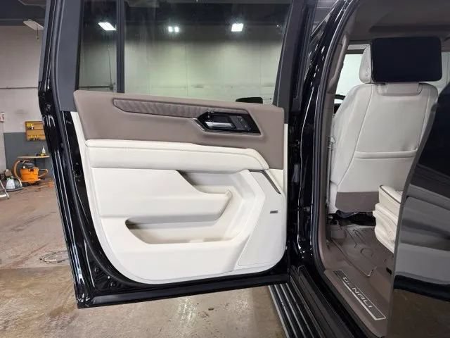 New 2026 GMC Yukon XL Denali w/ Denali Reserve Package AWD/4WD image 21