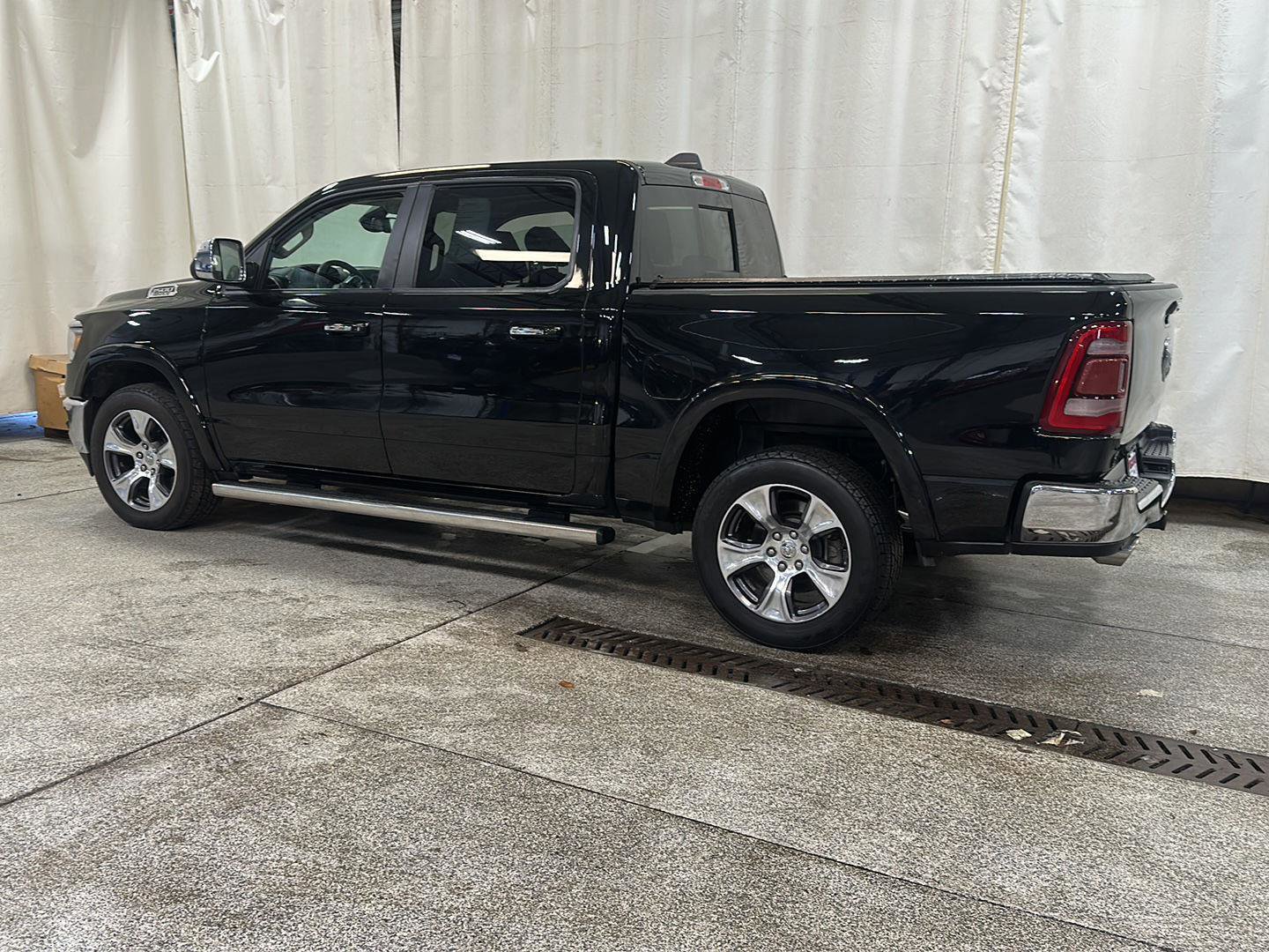 Used 2019 RAM 1500 Laramie image 3