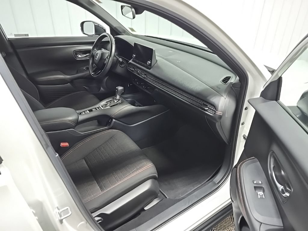Used 2024 Honda HR-V Sport image 15