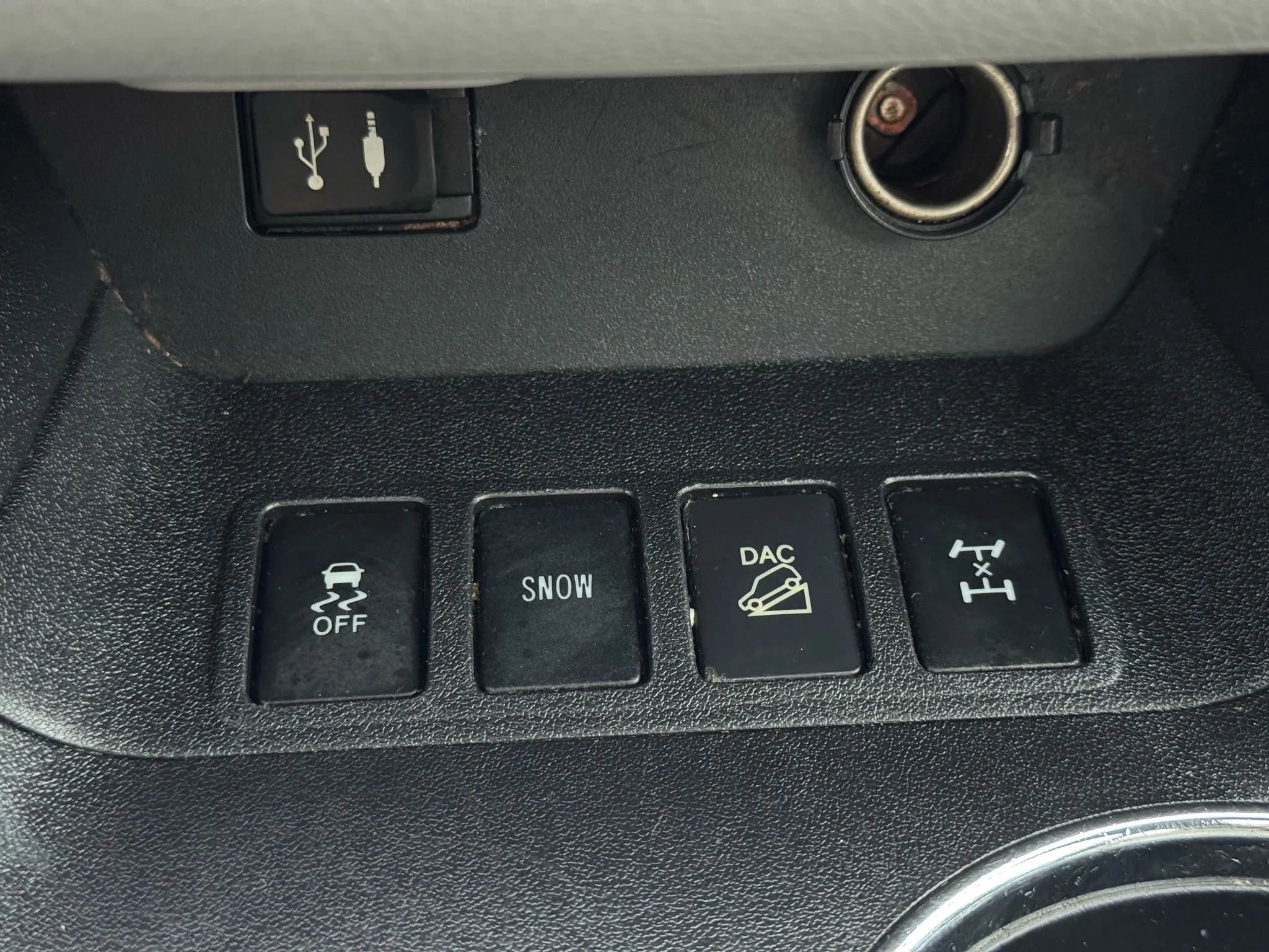 Used 2014 Toyota Highlander Limited w/ Preferred Accessory Package image 28