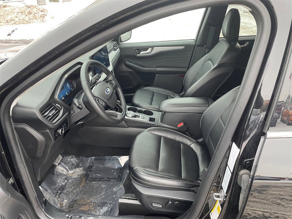 Used 2024 Ford Escape Platinum image 13