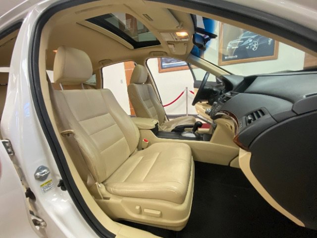 Used 2010 Honda Crosstour EX-L image 17