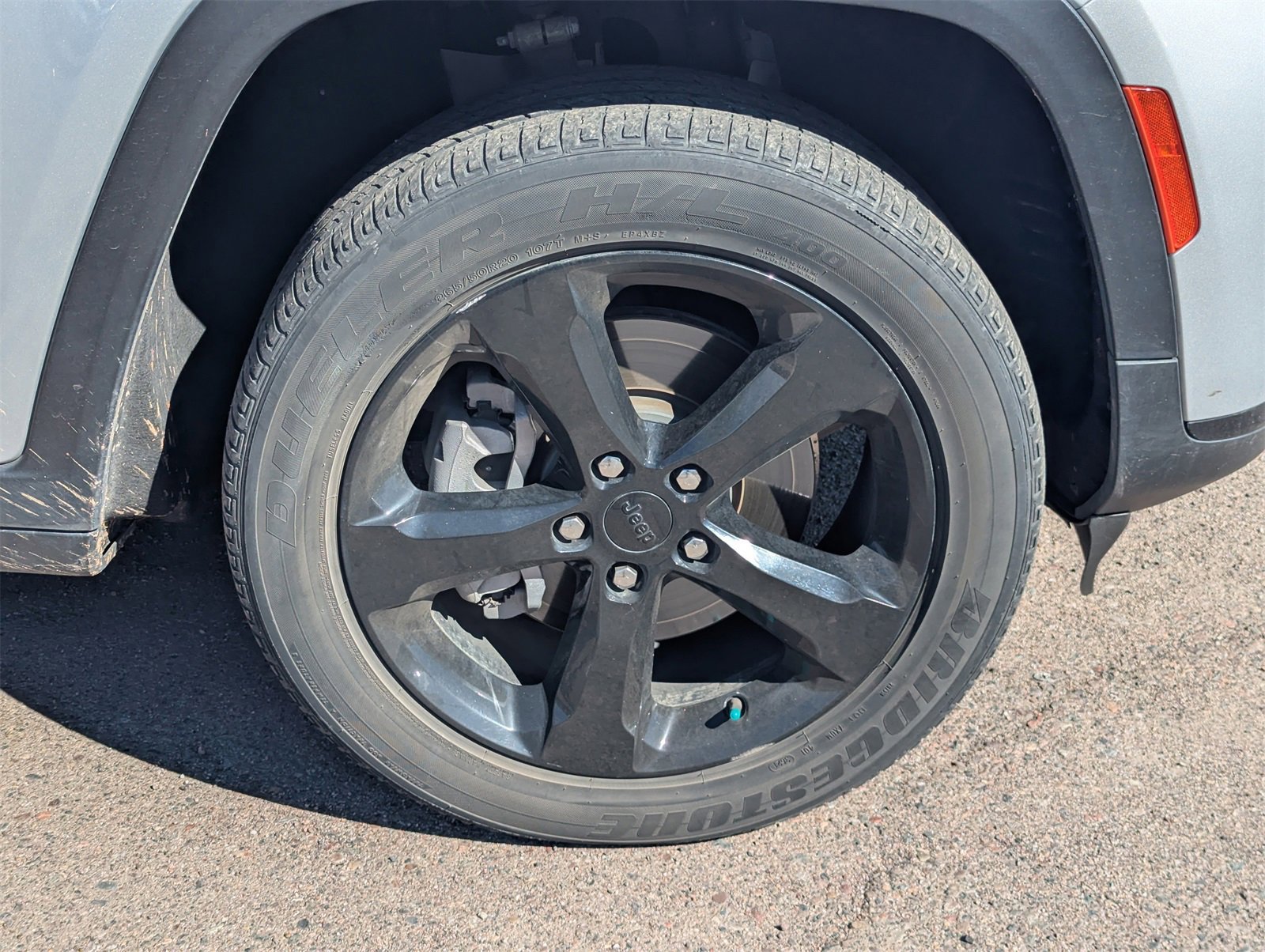 Used 2022 Jeep Grand Cherokee L Laredo image 5