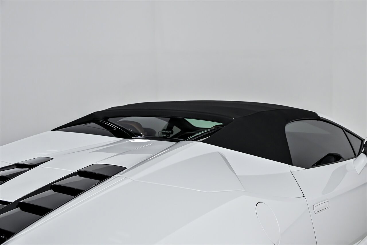 Used 2020 Lamborghini Huracan EVO AWD/4WD image 18