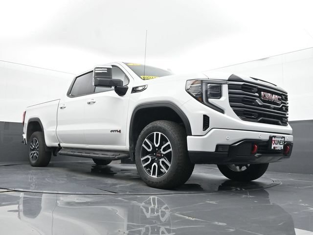 Used 2025 GMC Sierra 1500 AT4 w/ Technology Package AWD/4WD image 44