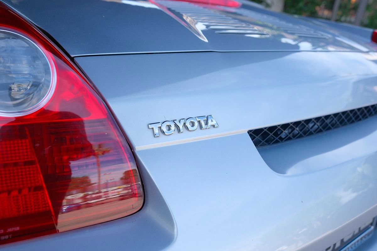 Used 2005 Toyota MR2 image 35