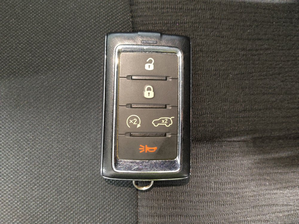 Used 2022 Jeep Grand Cherokee Laredo w/ Luxury Tech Group I AWD/4WD image 32